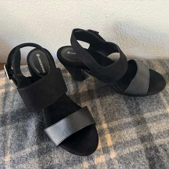 Giani Bernini Aikko Black Platform Chunky Buckle Heel 9M Modern Chic Like New - Picture 7 of 14